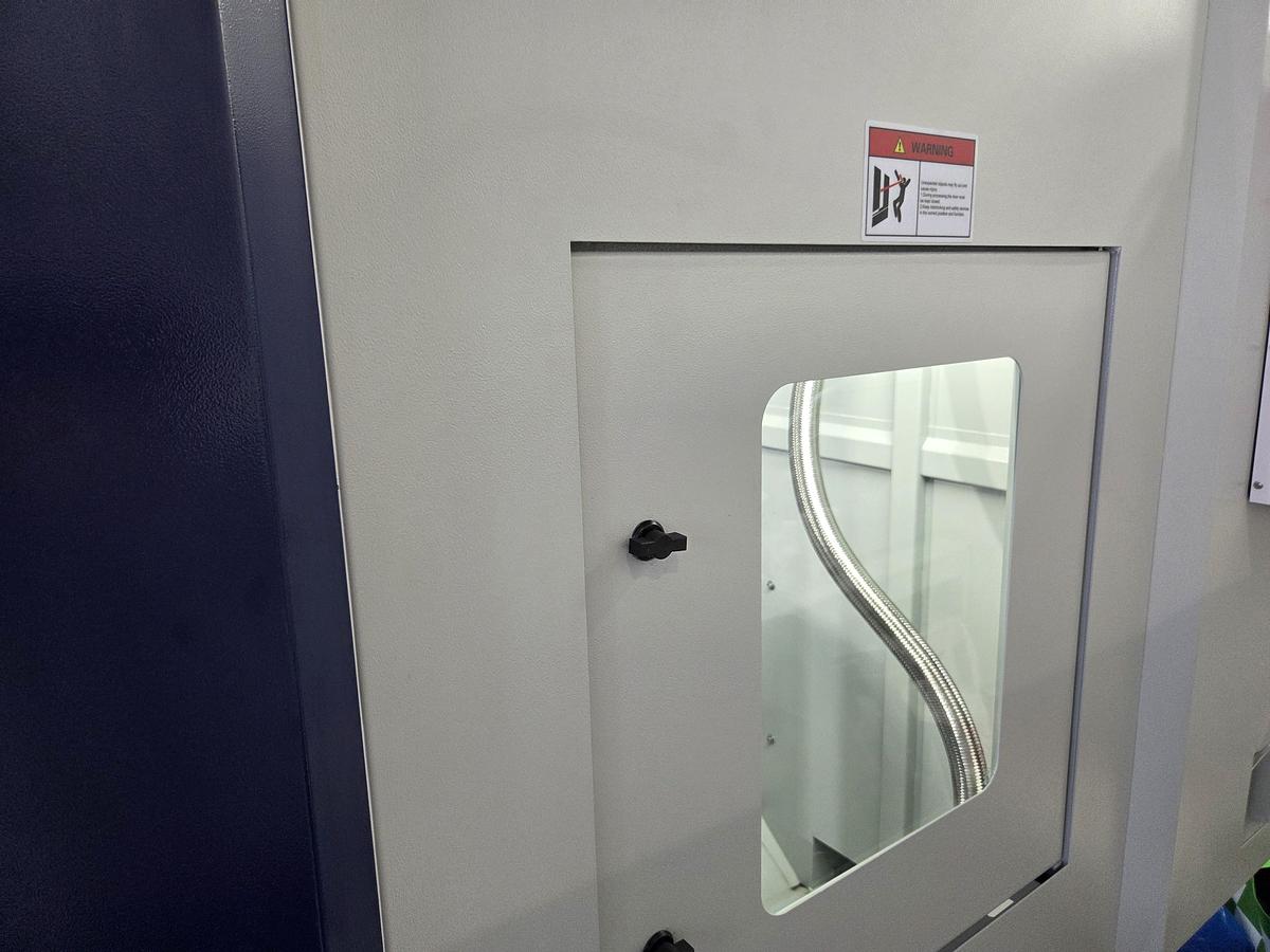 Rogi VMC640 CNC vertical machining center