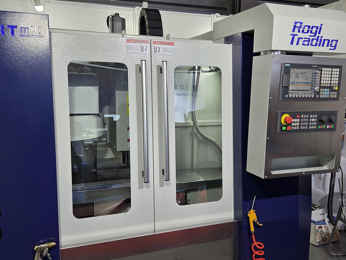 Rogi VMC640 CNC vertical machining center