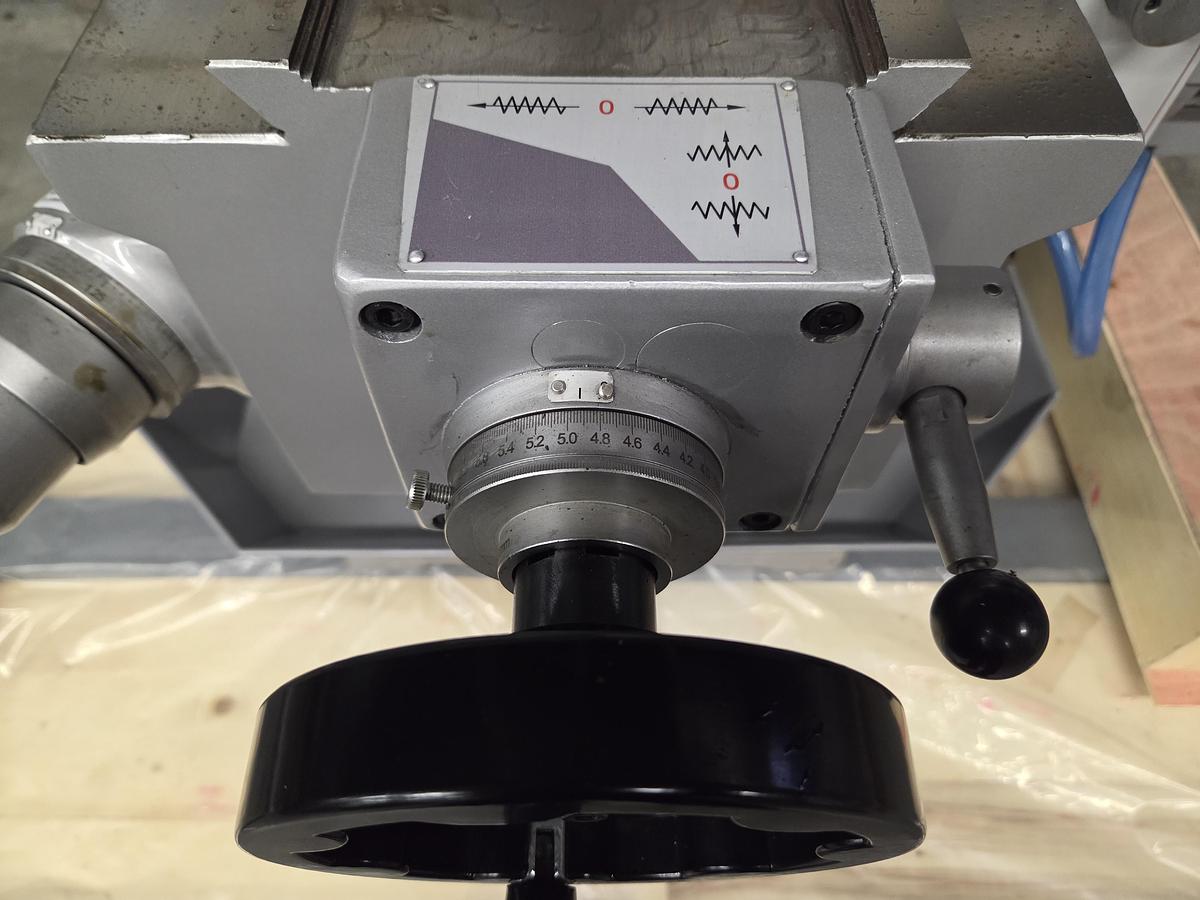 WUM100 - ROGI Universal Milling Machine