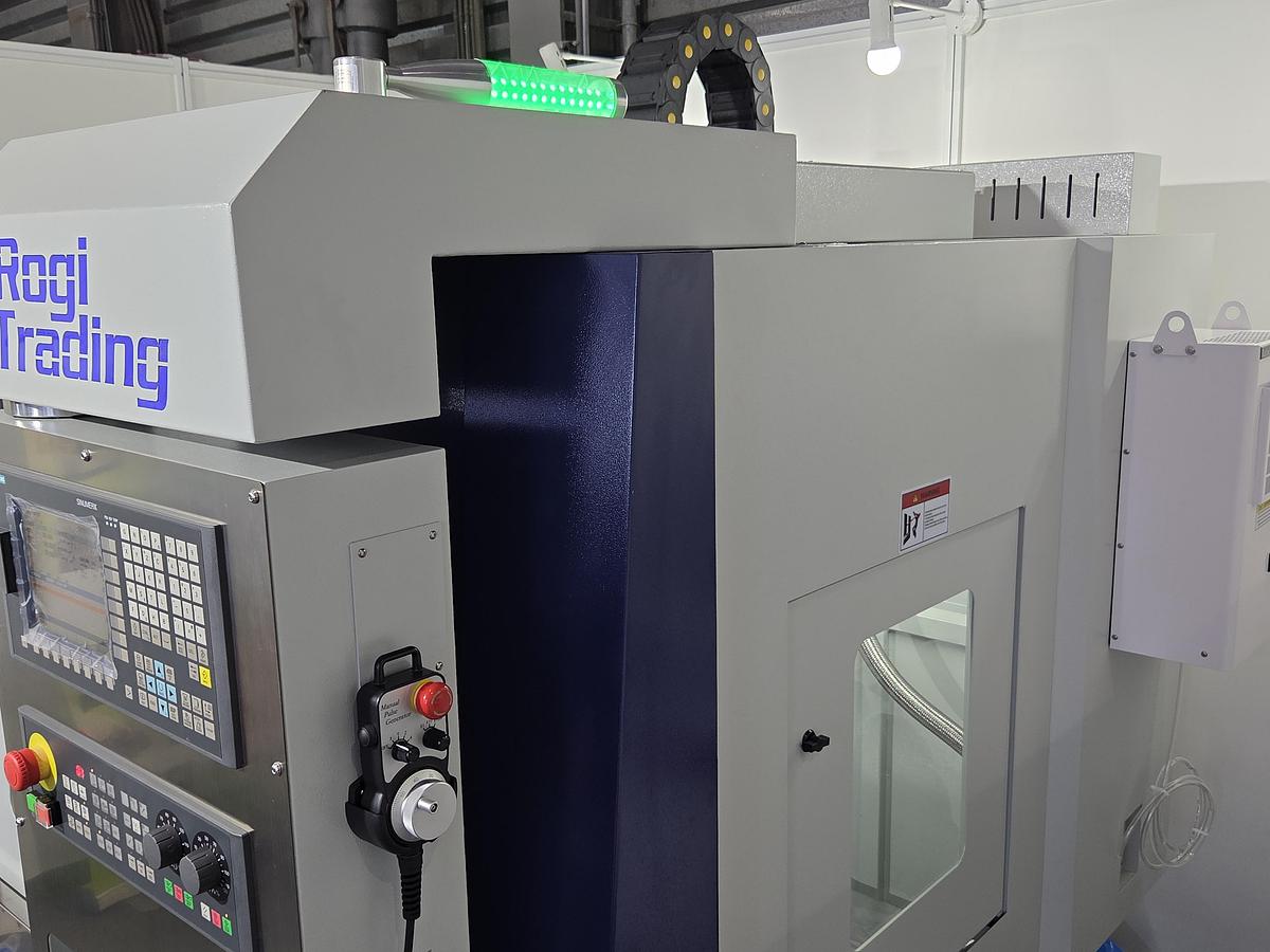Rogi VMC640 CNC vertical machining center