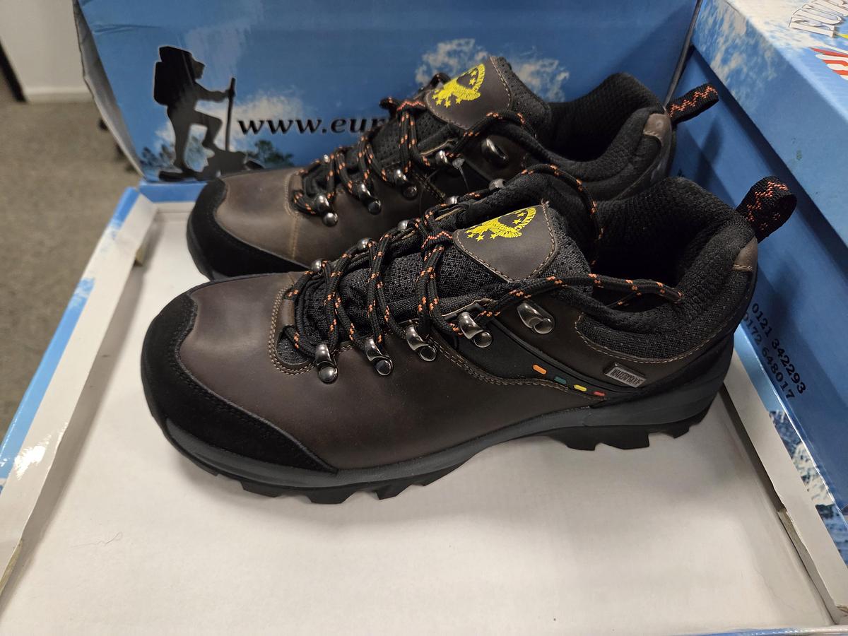 Eurostock EURO-TREKKING