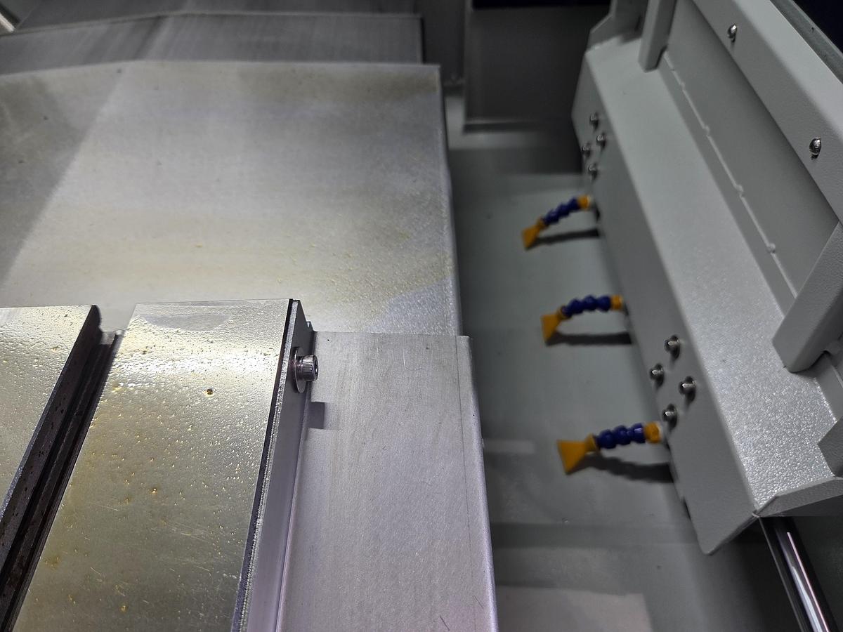 Rogi VMC640 CNC vertical machining center