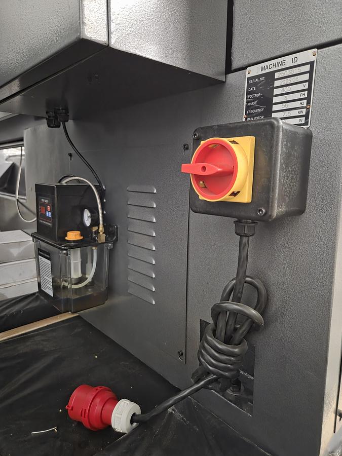 Rogi WL560x2000 lathe