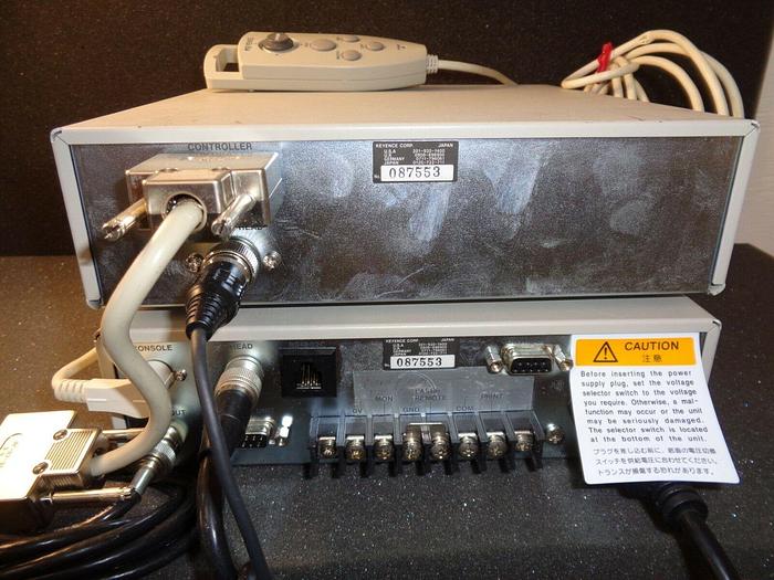 Used Keyence LT-8105 LT-V201 Laser Focus Displacement Meter Controller w/ User Remote