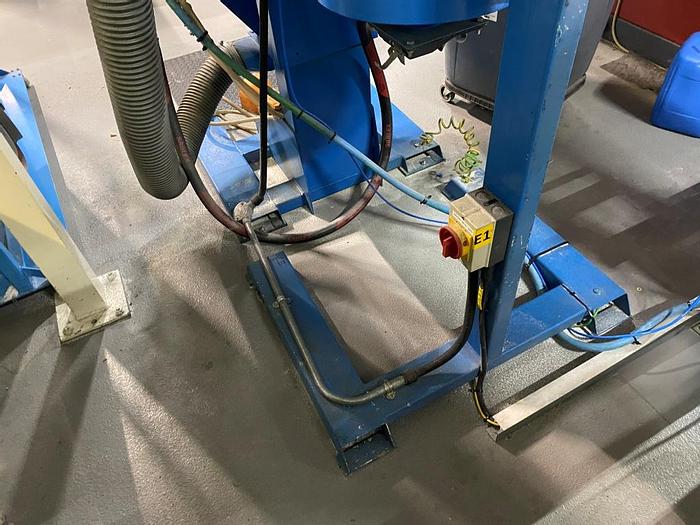 Used 1998 Guyson Select 4 SF Sand Blasting Cabinet