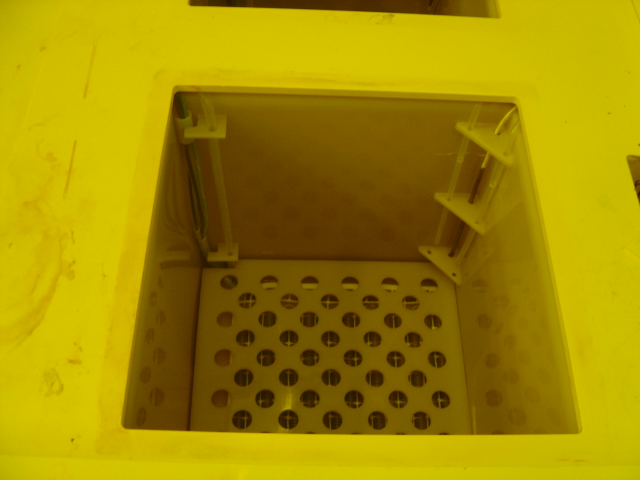 Used Reynoldstech Plastic Metal-Etch Wet Bench