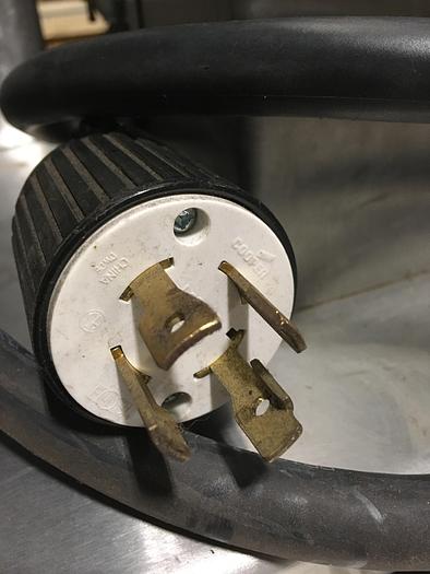 Used GROEN TDB/7-20 ELEC. TILTING STEAM KETTLE LAB MIXER TWIN AGITATION CAPABLE on STAINLESS STEEL STAND w/ PULL OUT PERFORATED POURING SHELF !