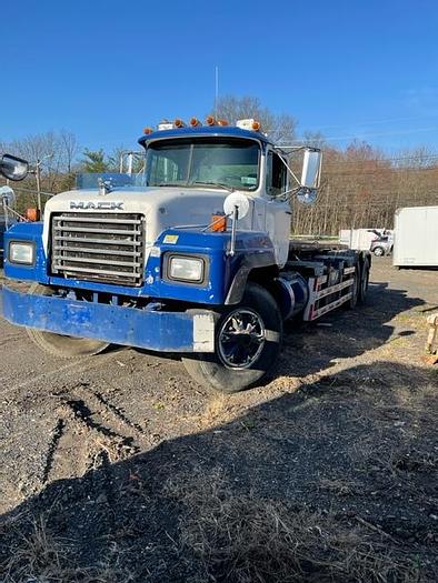 Refurbished 1997 RD 680 S Roll-off Mack E-7