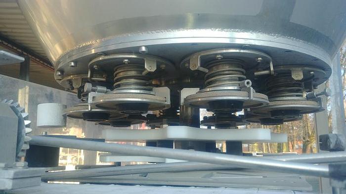 Used Zalewarka karuzelowa do opakowań szklanych, platikowych i blaszanych "HUGART MACHINES"