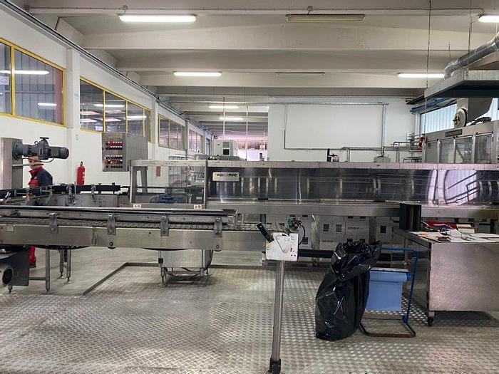 Used 1997 KRONES FILLING LINE FOR NONCARBONATED DRINKS (4.000 L/h)