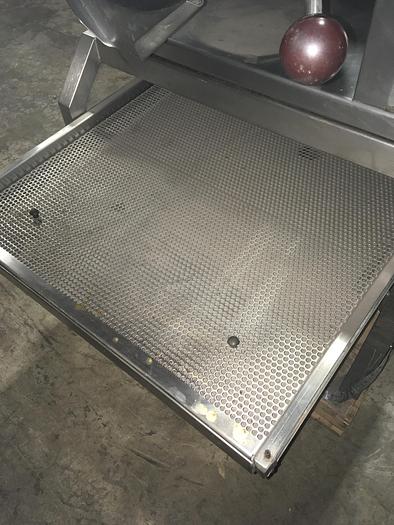 Used GROEN TDB/7-20 ELEC. TILTING STEAM KETTLE LAB MIXER TWIN AGITATION CAPABLE on STAINLESS STEEL STAND w/ PULL OUT PERFORATED POURING SHELF !