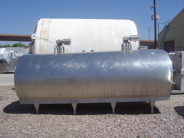 Used 2000 GALLON MUELLER BULK TANK