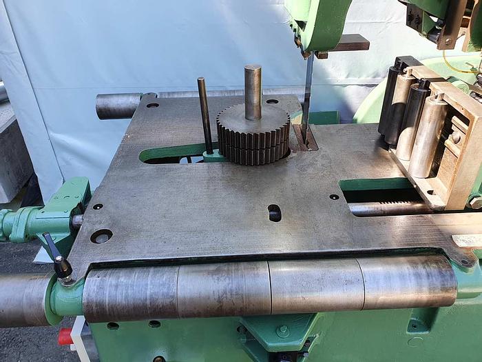 Used 1985 Robinson Robinson Heavy Duty RESAW EF 36