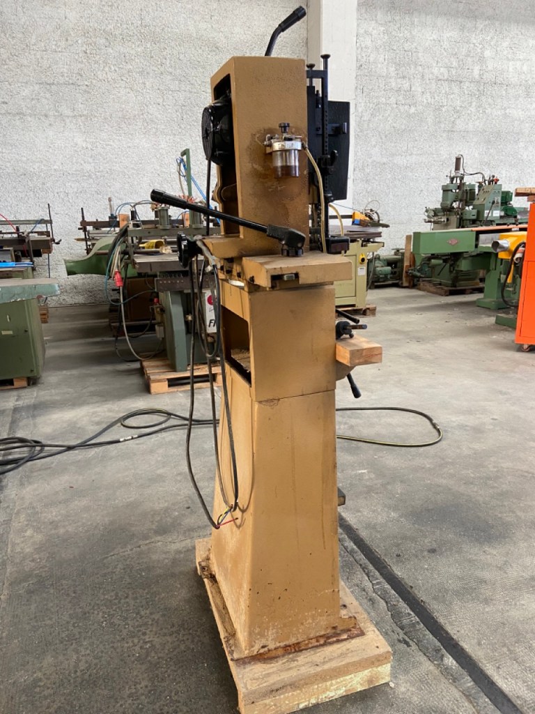 Usato Cavatrice a catena marca OM Minor