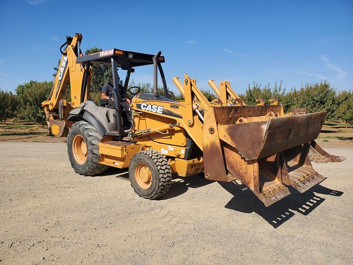 Used 2011 CASE 580N