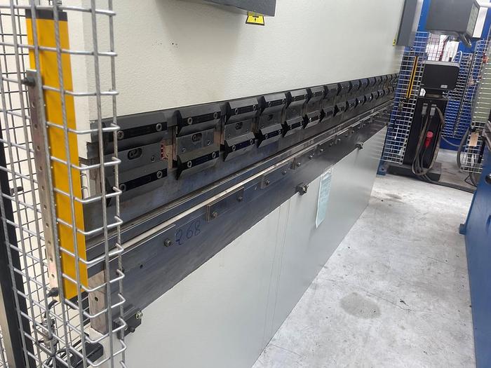 Usato PIEGATRICE SALA IDRAULICA 3000X110 TON