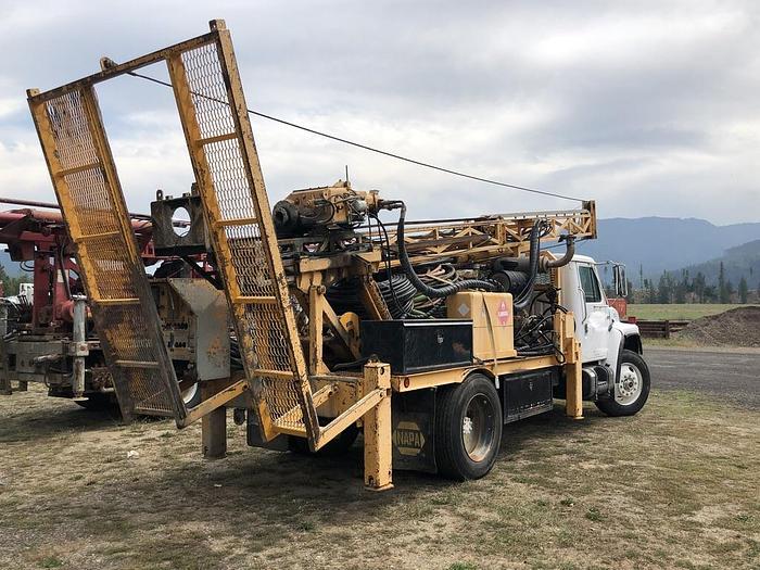 Used HB19368 Atlas Copco CS1500 on Truck model year 1999