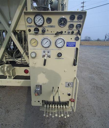 Used 1982 Ingersoll-Rand T4W DH Drill Rig