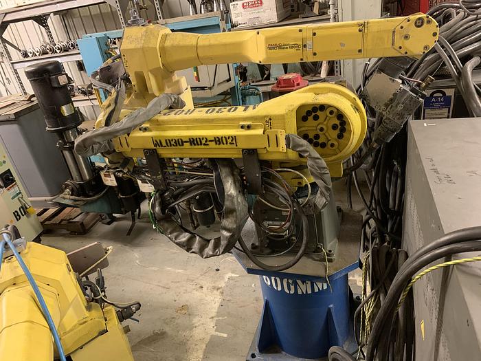 Used FANUC ARCMATE 120iC/10L 6 AXIS CNC MIG WELDING ROBOT WITH R30iA CONTROLLER