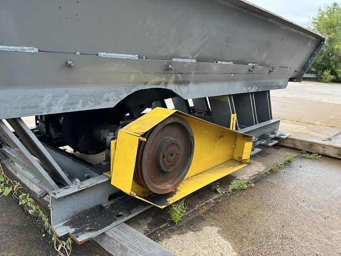 Used WEBSTER INDUSTRIES FLAT SPRING SHAKER CONVEYOR