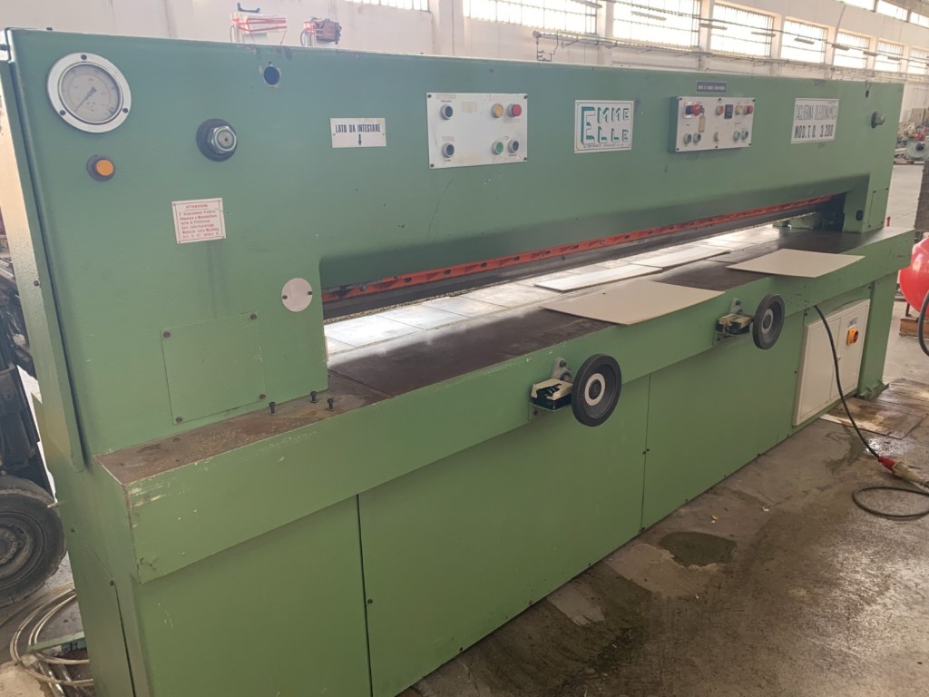 Usato Taglierina oleodinamica ad una lama marca Emme Elle