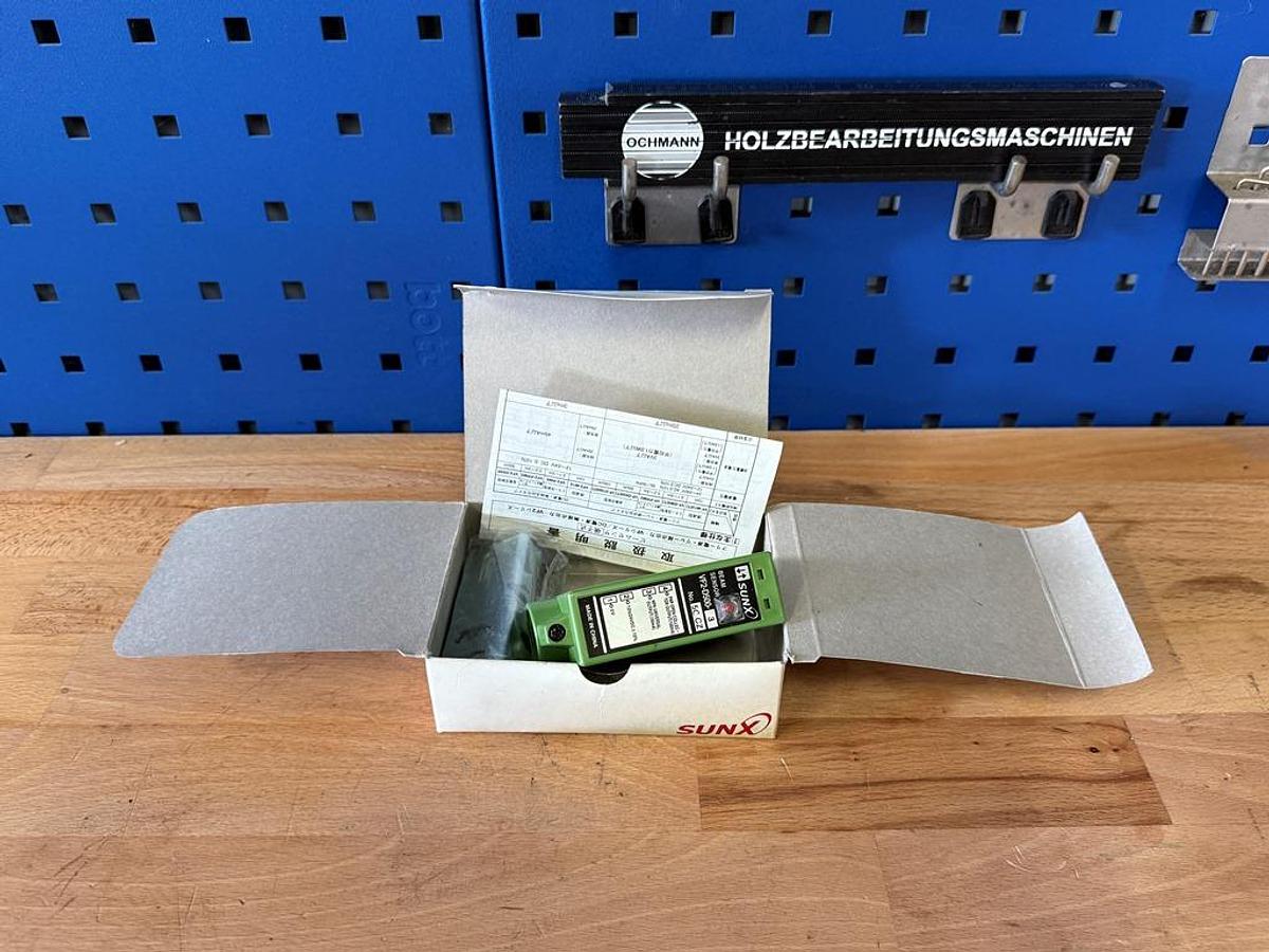 Neuwertig Photoelektrischer Sensor SUNX VF2-D500-3 