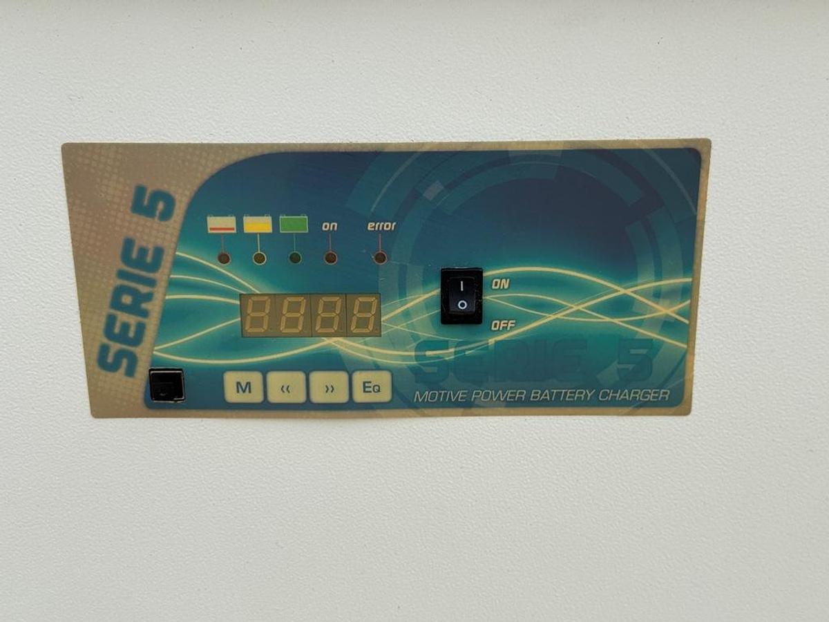 Gebraucht Ladegerät A.T.I.B Typ Serie 5