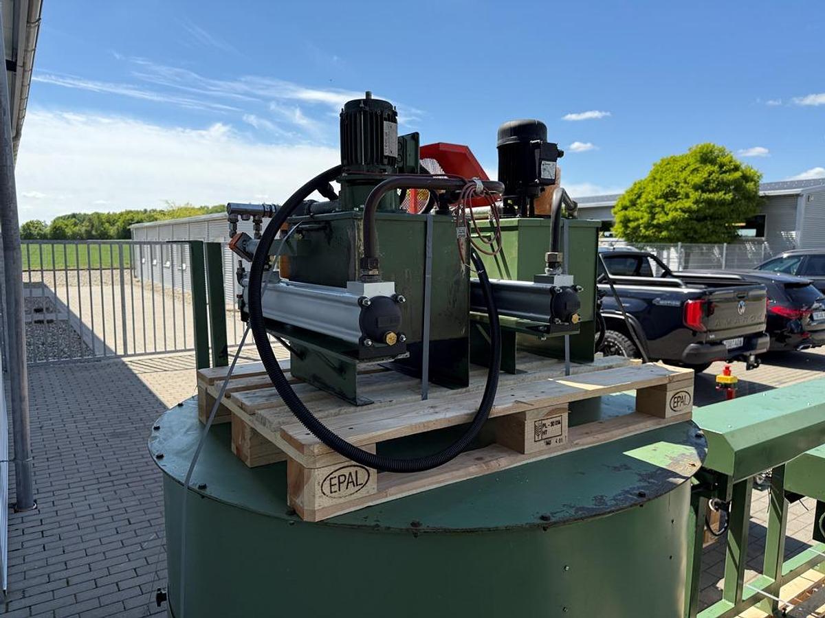 Gebraucht 2 x Briketttierpresse Valmac // Ascot