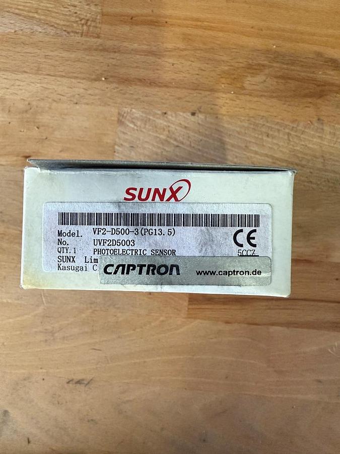 Neuwertig Photoelektrischer Sensor SUNX VF2-D500-3 