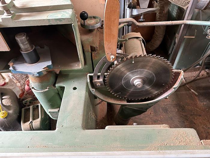 Gebraucht Zapfenschneid- und Schlitzmaschine BÄUERLE