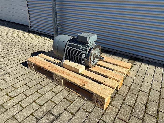 Gebraucht Elektromotor VEM Typ IE3-W41R 160MX2 KV HW