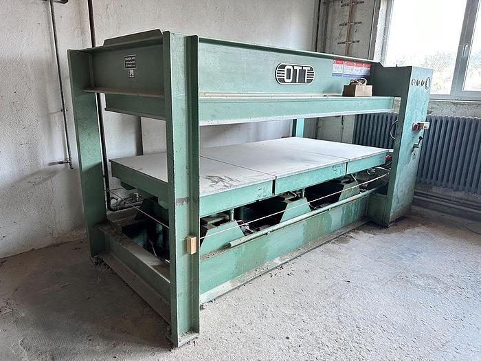 Gebraucht 3-Platten Furnierpresse OTT