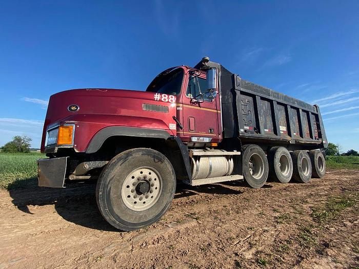 Used 1995 MACK CL713