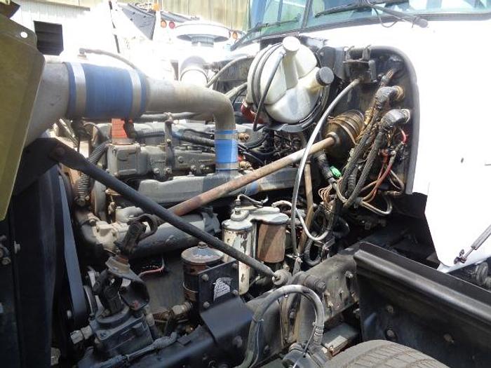Used 1996 Mack RD690S- Stock #: 8626