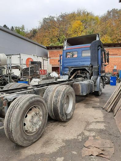 Gebruikt 1999 MERCEDES BENZ 2540 6x2 chassis, 3 pedals , spring in the front