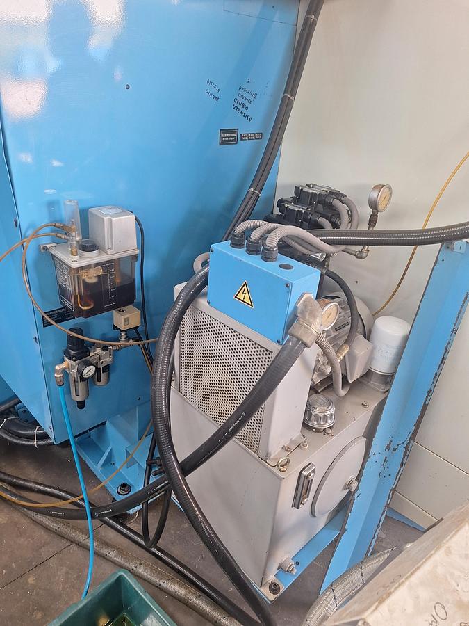 Usato CENTRO DI LAVORO SUPERMAX YCM-VMC-85A