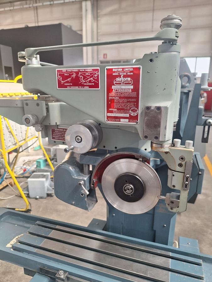 Usato RETTIFICA TANGENZIALE JONES & SHIPMAN J&S 540