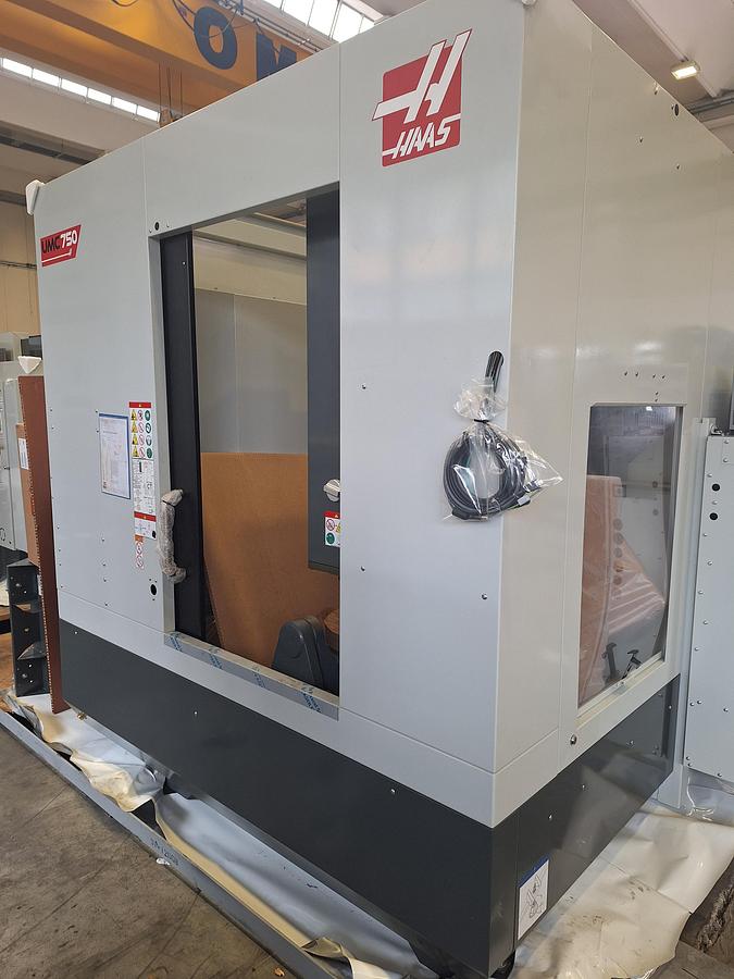 Usato CENTRO DI LAVORO 5 ASSI UMC 750 SS SHOW ROOM