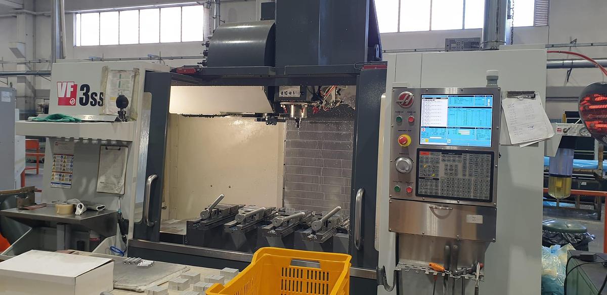 Usato CENTRO DI LAVORO HAAS VF-3SS