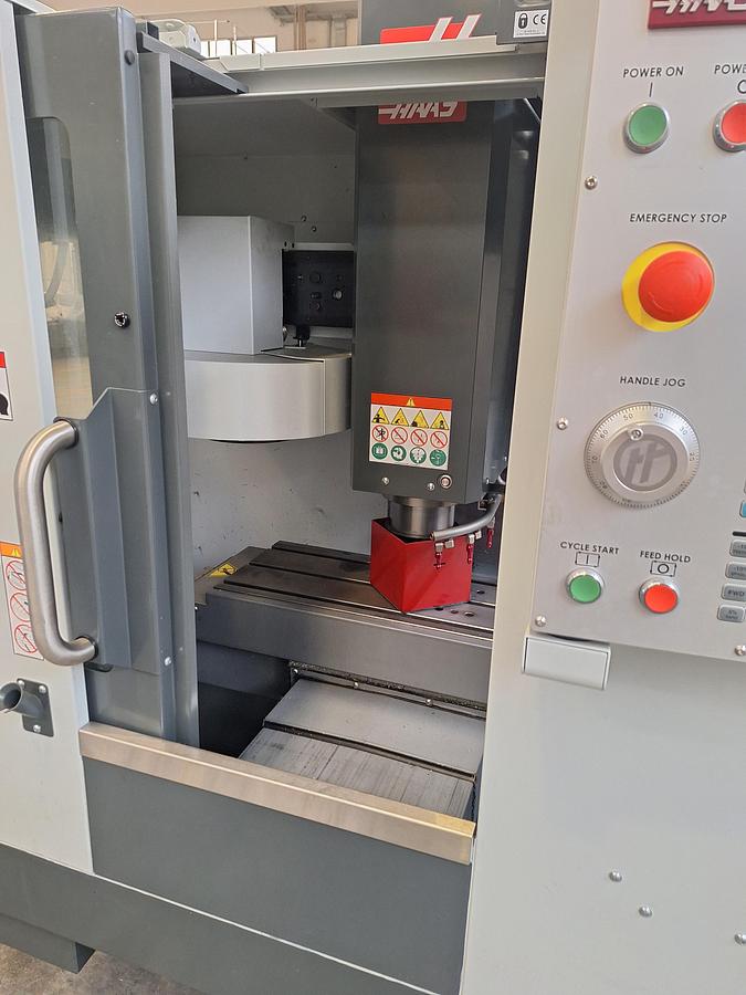 Usato CENTRO DI LAVORO HAAS MINIMILL SHOW ROOM