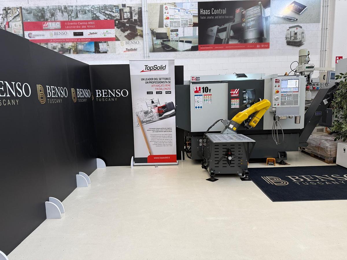 TORNIO HAAS ST-10Y-EU CON ROBOT PKG-1 SHOW ROOM