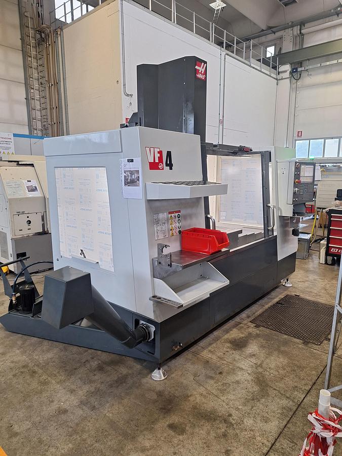 Usato CENTRO DI LAVORO VERTICALE HAAS VF-4 USATO