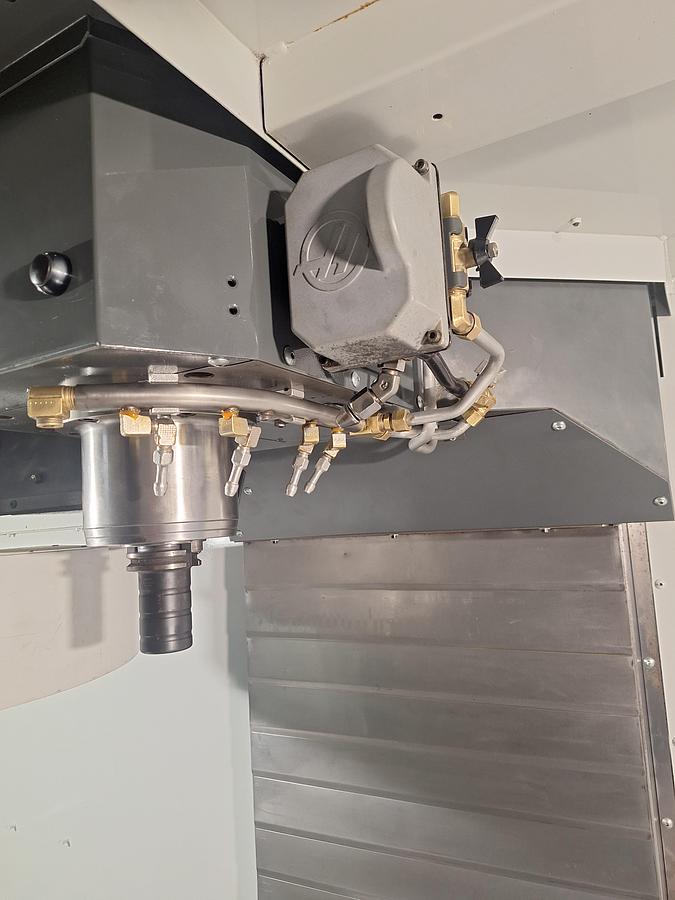 Usato CENTRO DI LAVORO VERTICALE HAAS VF-4 USATO