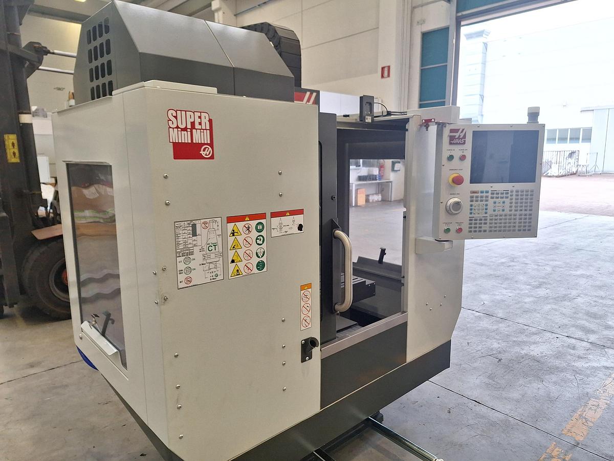 Usato CENTRO DI LAVORO HAAS SUPER MINIMILL SHOW ROOM