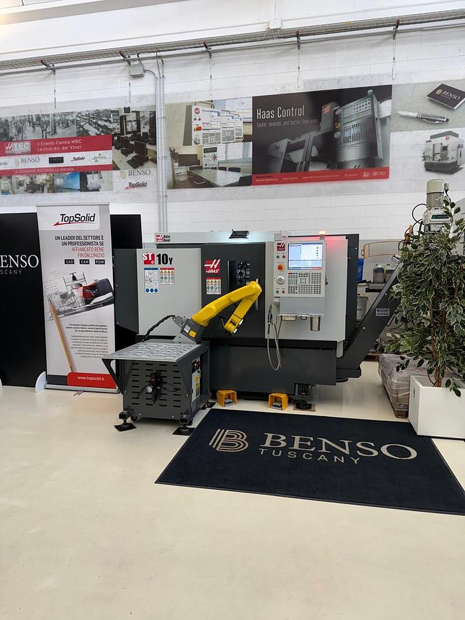 TORNIO HAAS ST-10Y-EU CON ROBOT PKG-1 SHOW ROOM