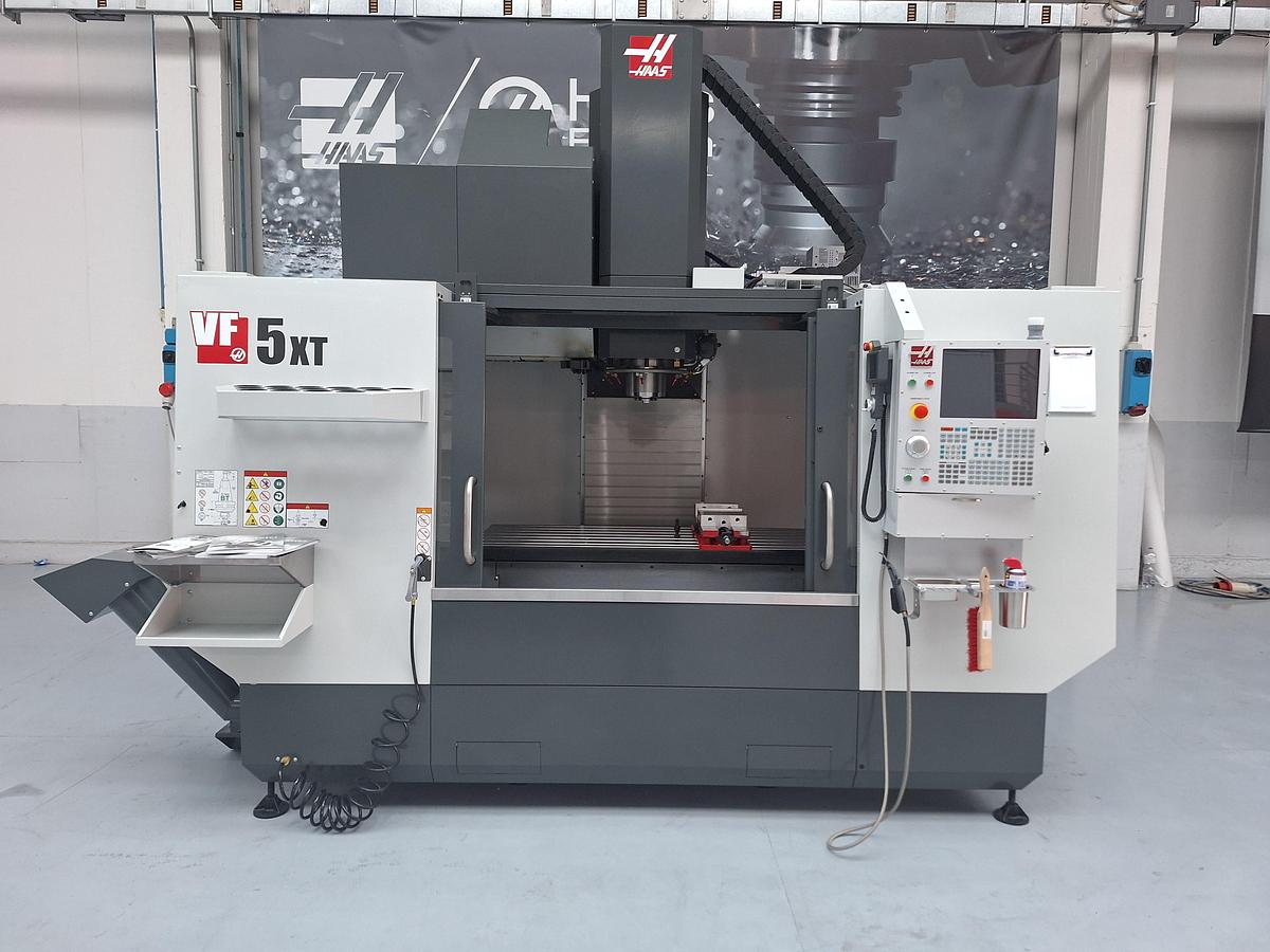 Usato CENTRO DI LAVORO HAAS VF-5/50 XT SHOW ROOM