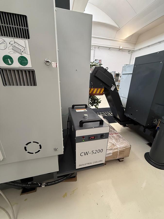 Usato CENTRO DI FORATURA HAAS DC-1 SHOW ROOM