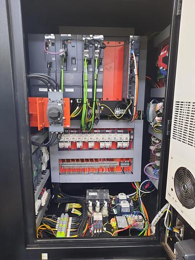 Usato CENTRO DI LAVORO HARTFORD HCMC 1270