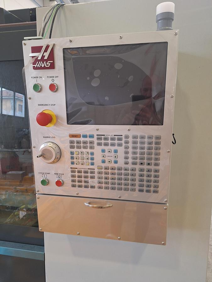 Usato CENTRO DI LAVORO HAAS VF-4-EU SHOW ROOM