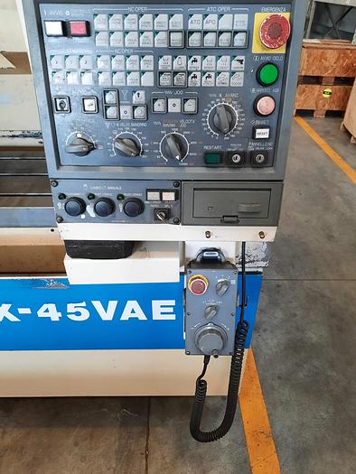Usato CENTRO DI LAVORO VERTICALE OKUMA MX 45 VAE USATO